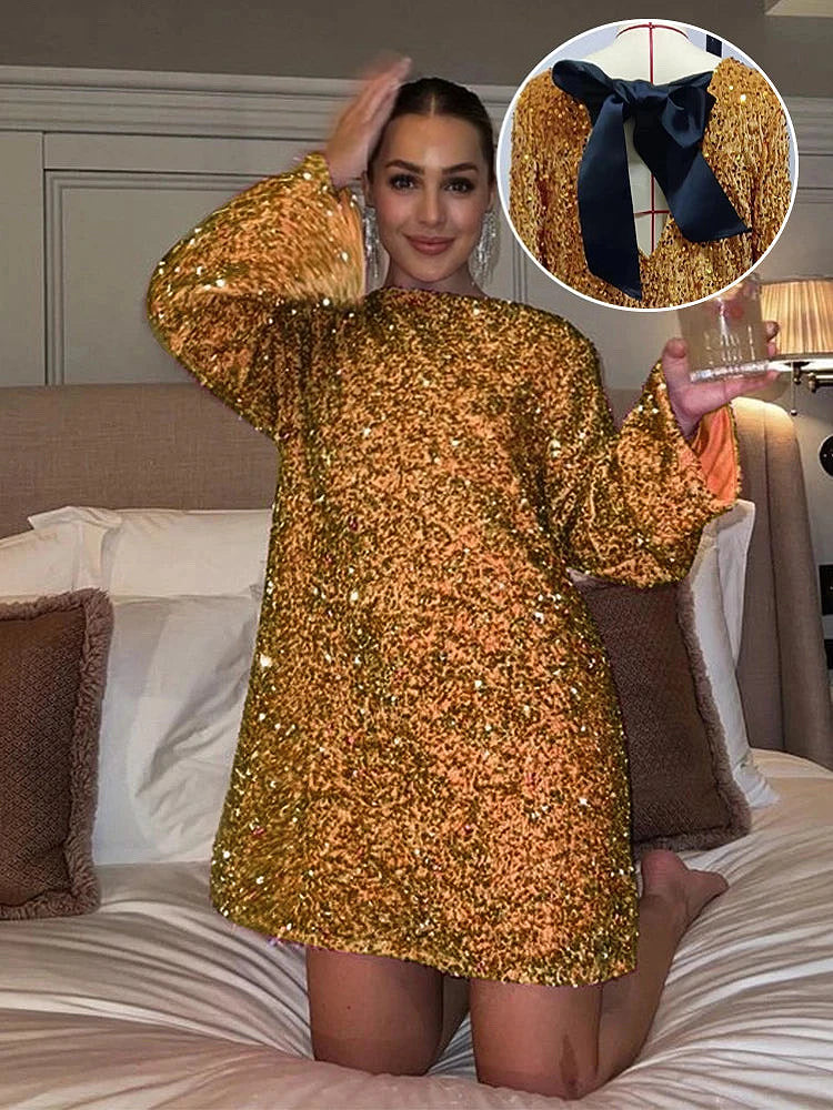 Anastasia - Glittrande Paljettklänning med Öppen Rygg och Rosett